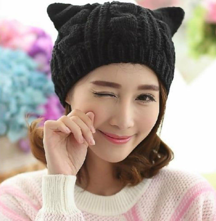 Handgebreide muts met kattenoortjes, warm en schattig