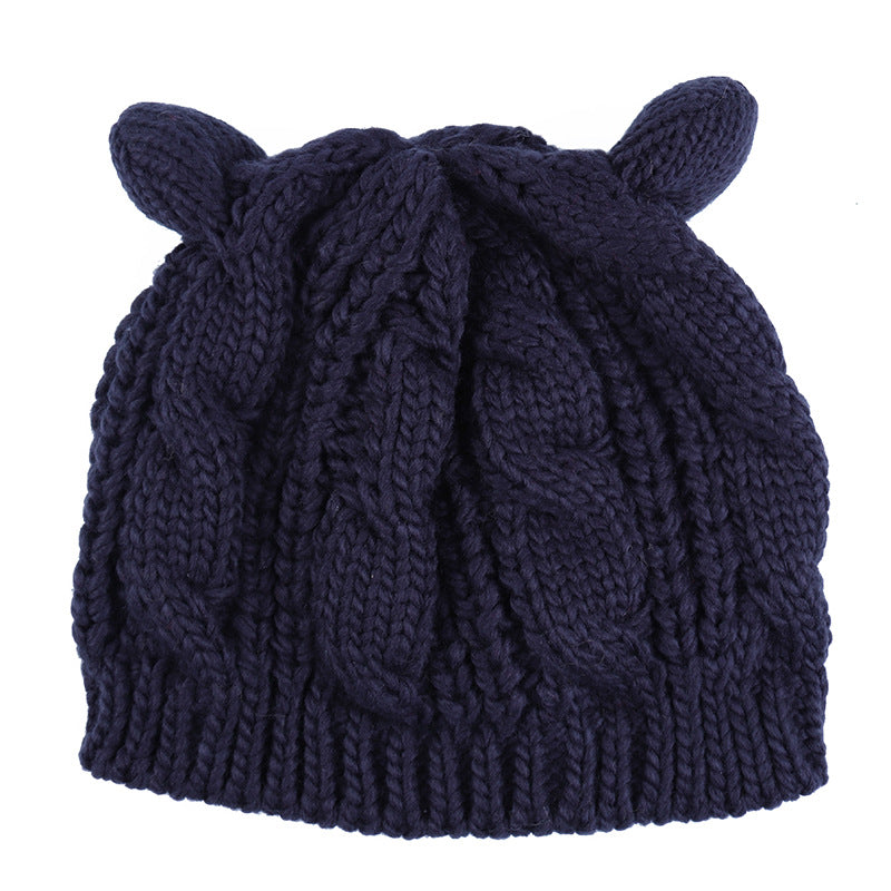 Handgebreide muts met kattenoortjes, warm en schattig