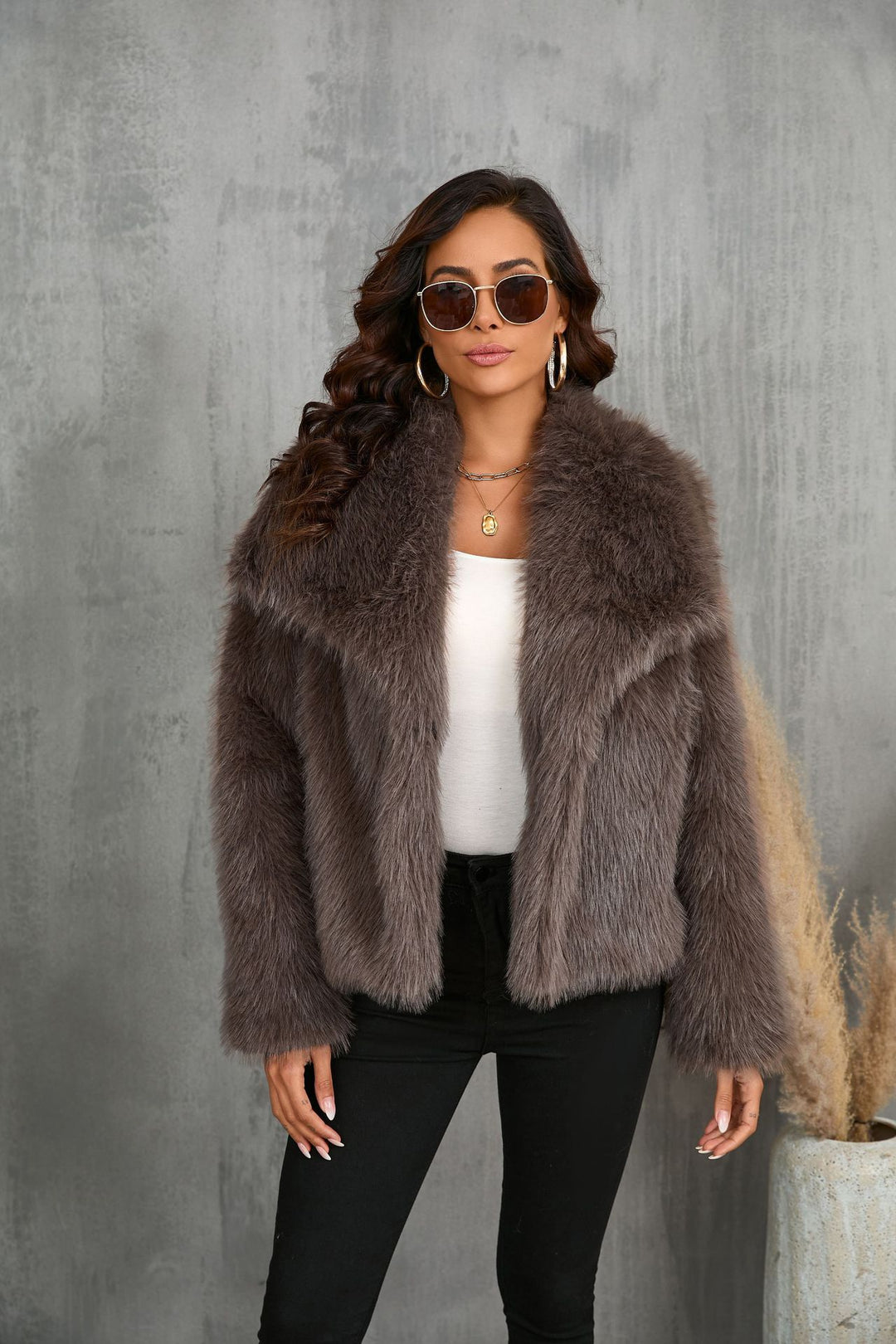 Korte teddyjas voor dames met revers, zacht en warm voor de winter
